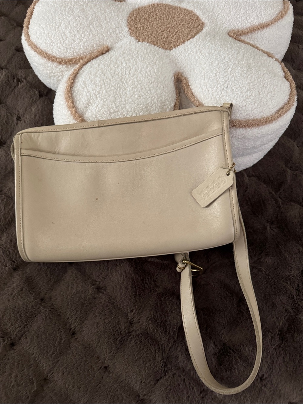Coach Vintage Cream Leather Shoulder Bag with Tag